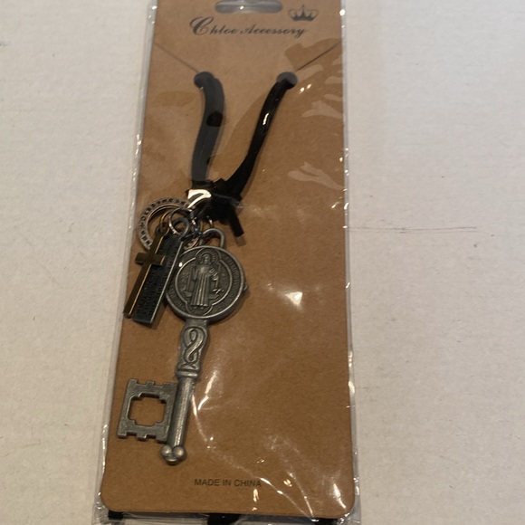 NIP St. Benedict Antique-Silvertone Key Medallion, Christian Cross and Amulets - Picture 2 of 4